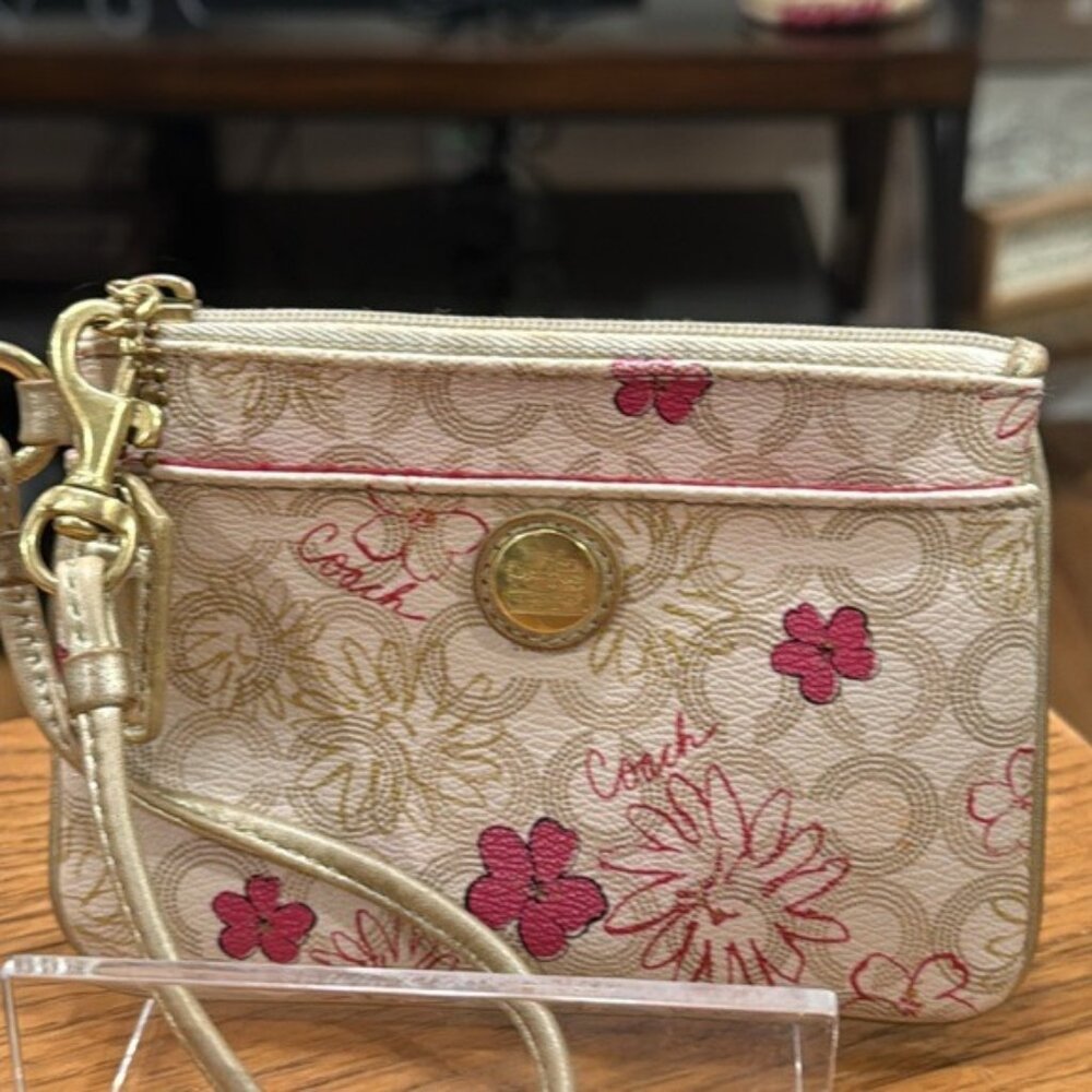 Coach 1941 Waverly Floral Zip Wristlet/Wallet With Gold Trim & Hang Tag (EUC)